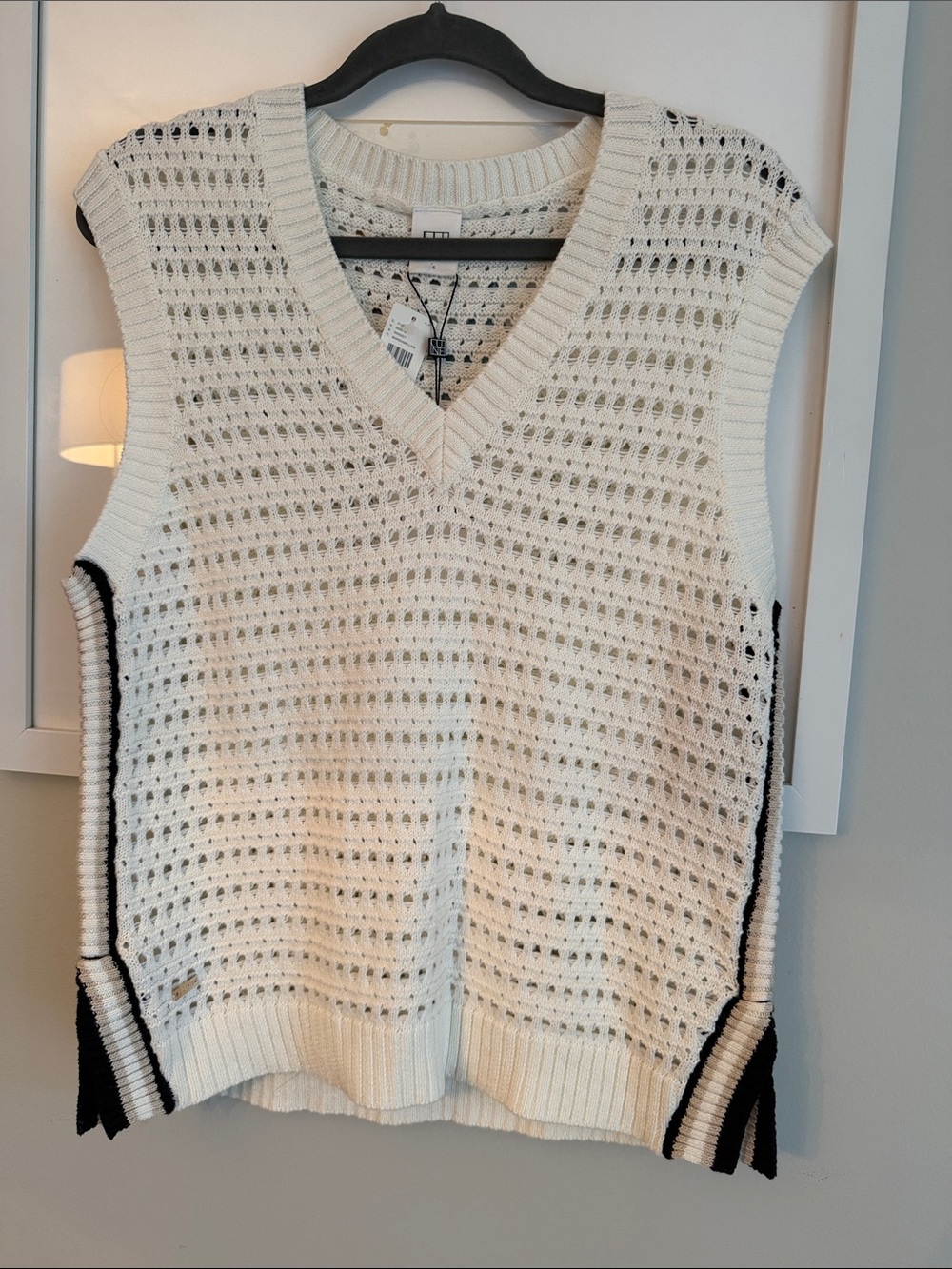 Cream Knit V-Neck Sleeveless Sweater with Black Beige Side Trim